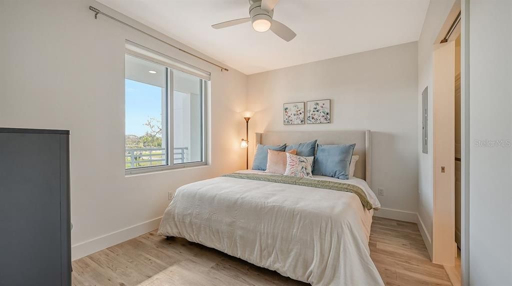 For Sale: $585,000 (1 beds, 2 baths, 858 Square Feet)