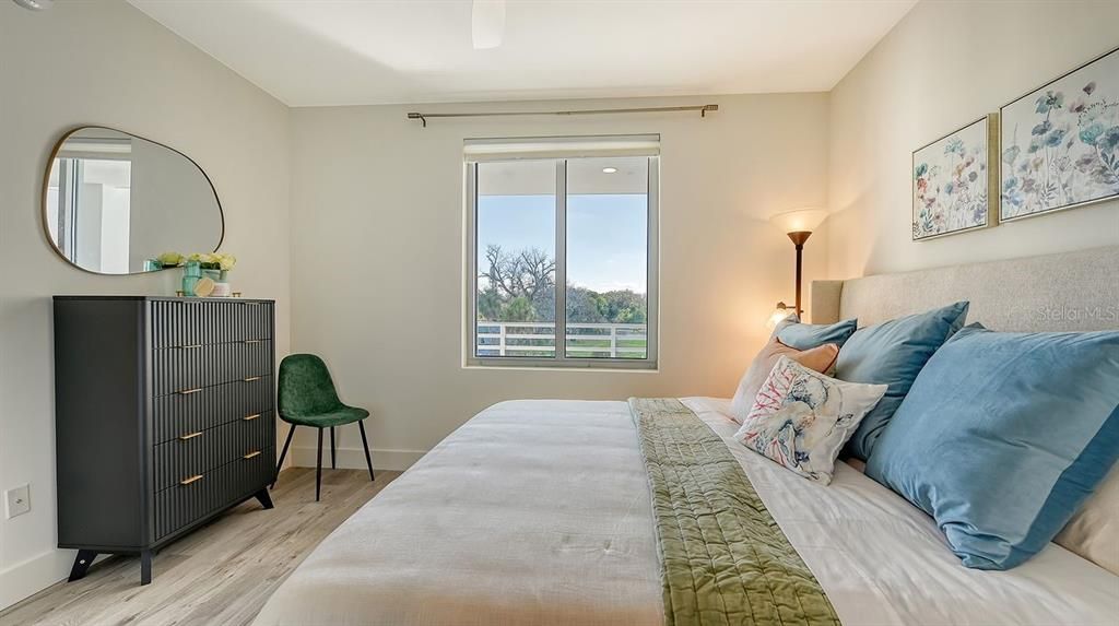 For Sale: $585,000 (1 beds, 2 baths, 858 Square Feet)