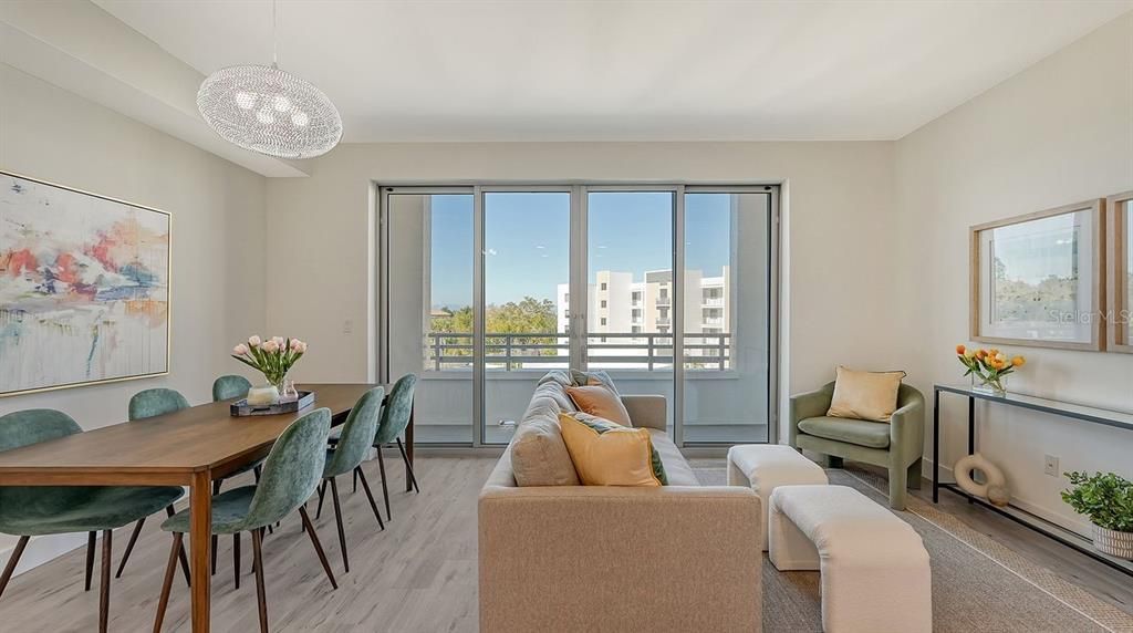 For Sale: $585,000 (1 beds, 2 baths, 858 Square Feet)