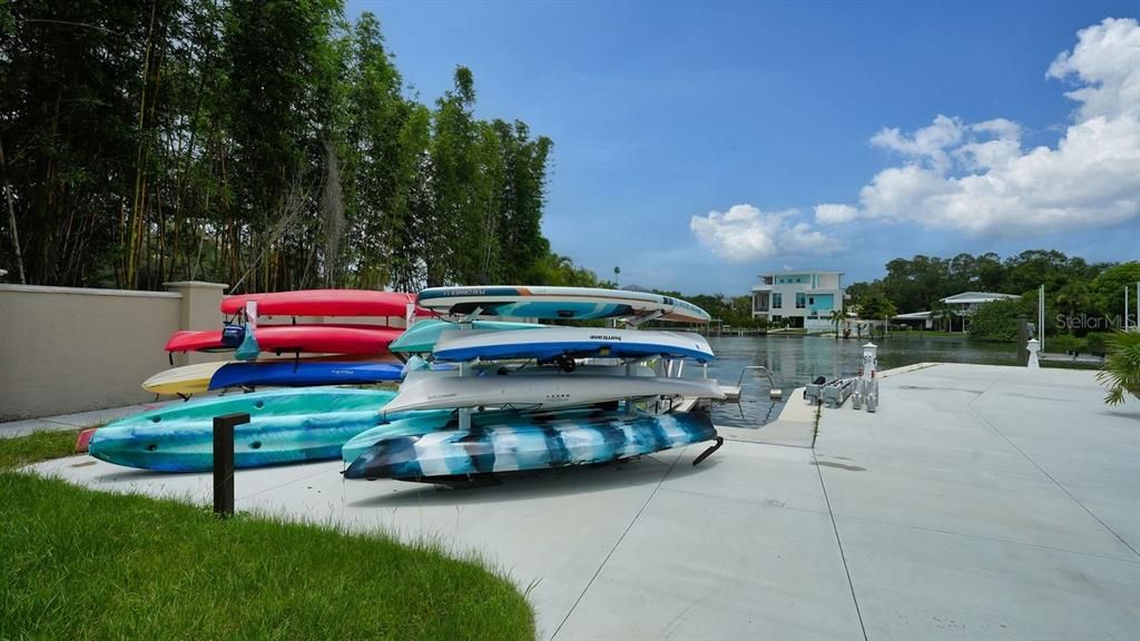 For Sale: $585,000 (1 beds, 2 baths, 858 Square Feet)