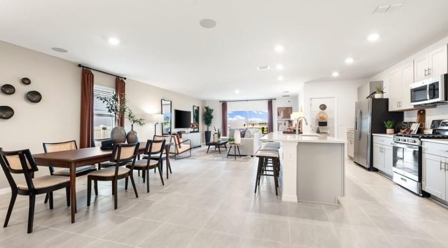 На продажу: $358,999 (4 спален, 3 ванн, 2106 Квадратных фут)