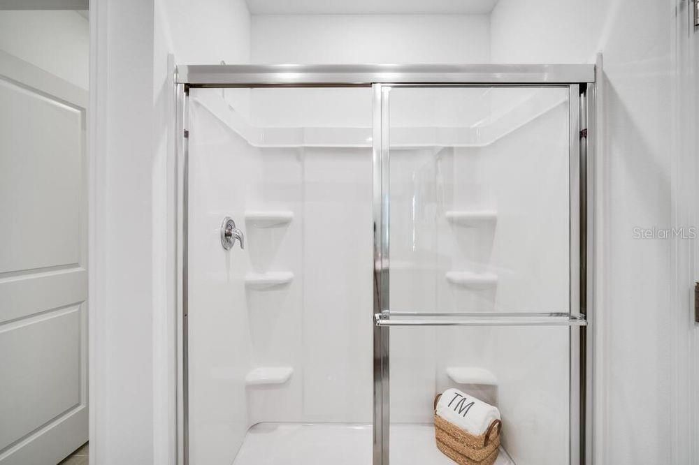 For Sale: $384,834 (4 beds, 3 baths, 2106 Square Feet)