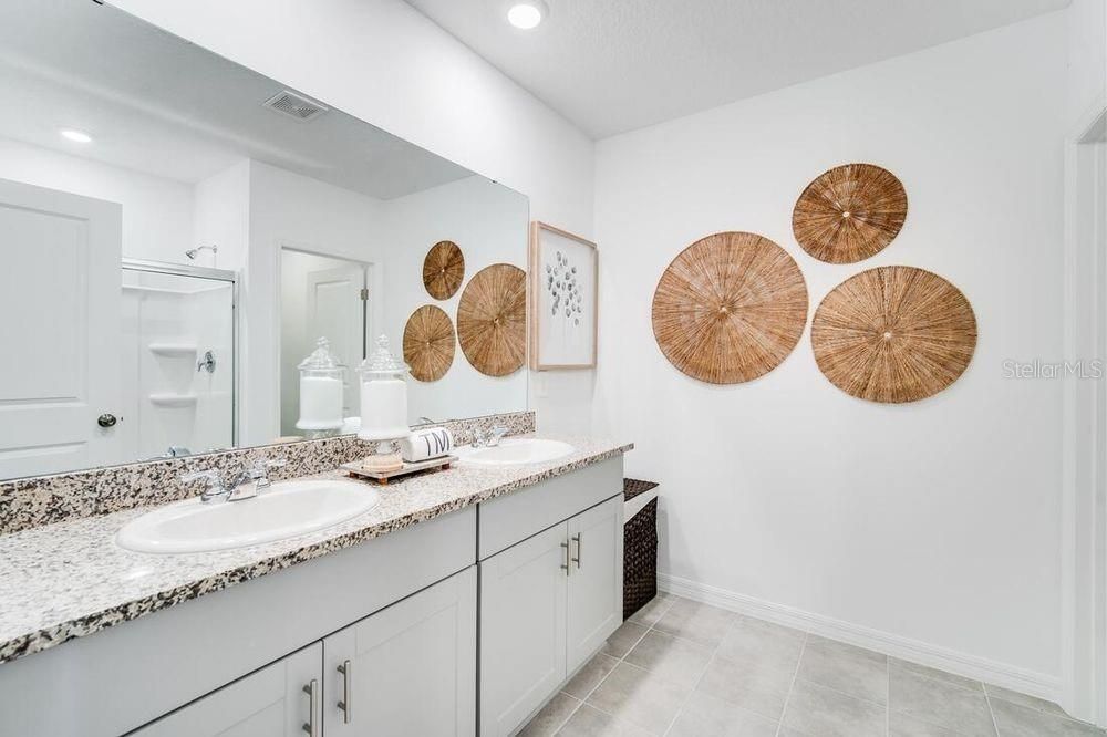 For Sale: $384,834 (4 beds, 3 baths, 2106 Square Feet)