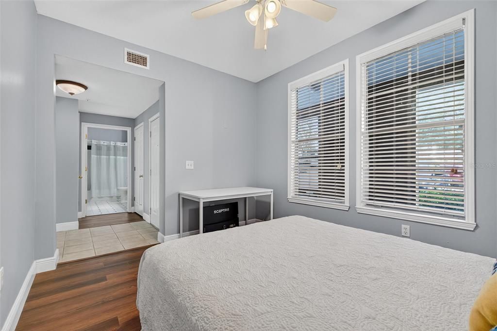 En Venta: $360,000 (1 camas, 1 baños, 1003 Pies cuadrados)