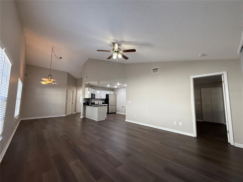 En Renta: $1,950 (3 camas, 2 baños, 1251 Pies cuadrados)