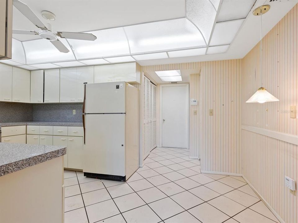 待售: $325,000 (2 贝兹, 2 浴室, 1794 平方英尺)