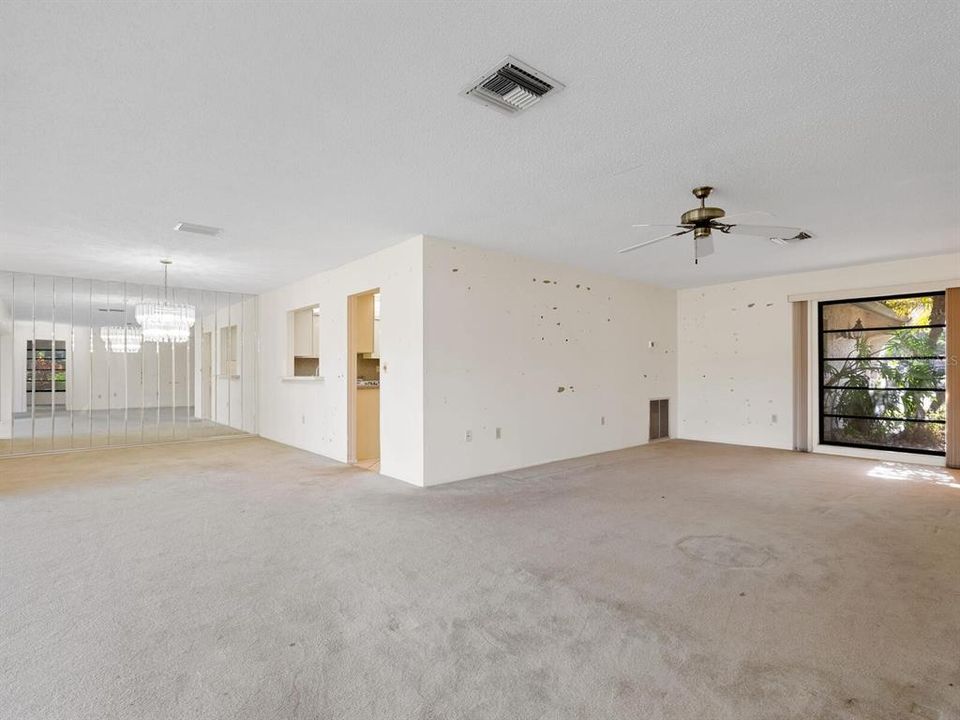 待售: $325,000 (2 贝兹, 2 浴室, 1794 平方英尺)