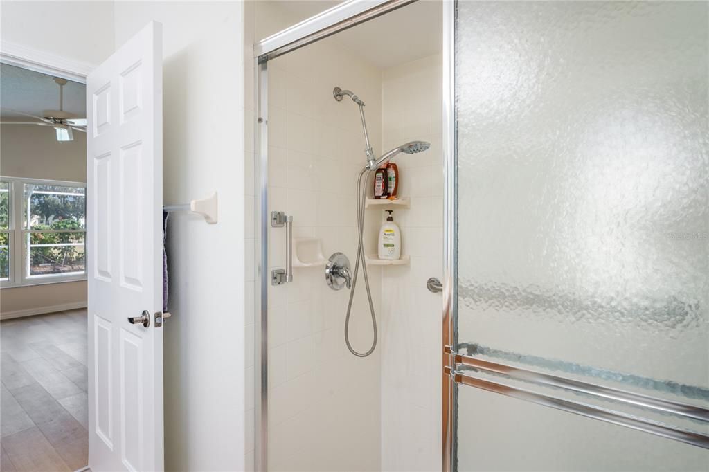 待售: $329,900 (2 贝兹, 2 浴室, 1614 平方英尺)