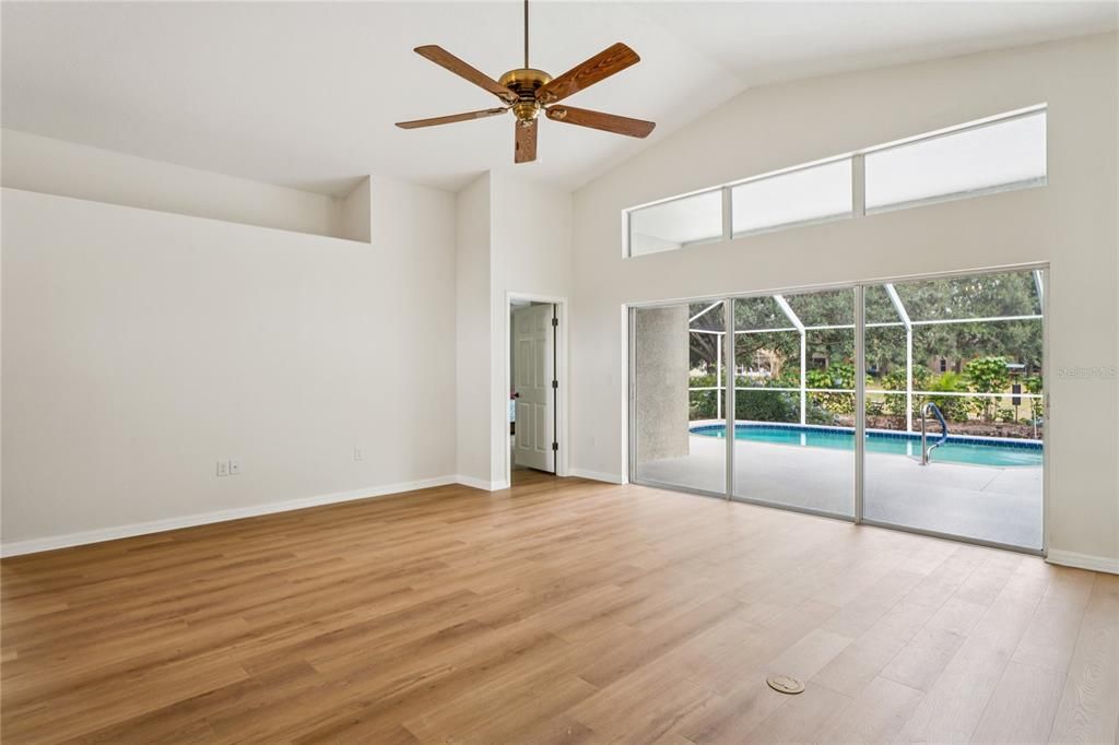 待售: $329,900 (2 贝兹, 2 浴室, 1614 平方英尺)