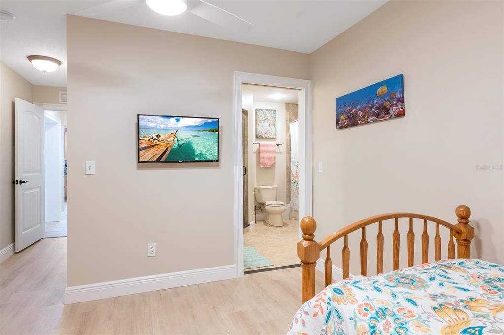 For Sale: $1,375,000 (3 beds, 2 baths, 1602 Square Feet)