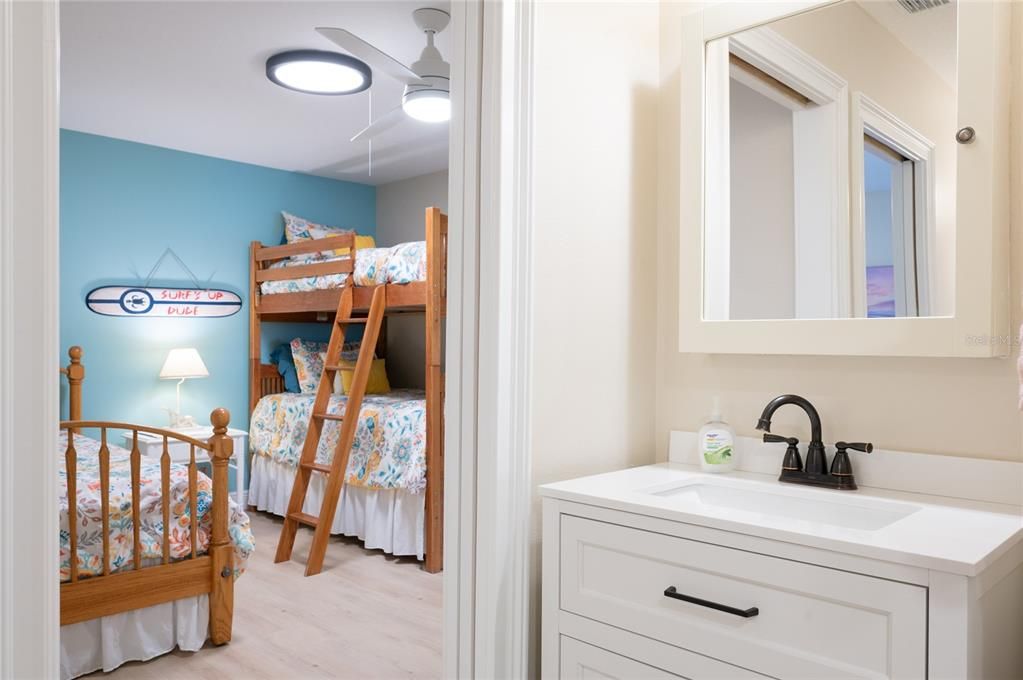 For Sale: $1,375,000 (3 beds, 2 baths, 1602 Square Feet)