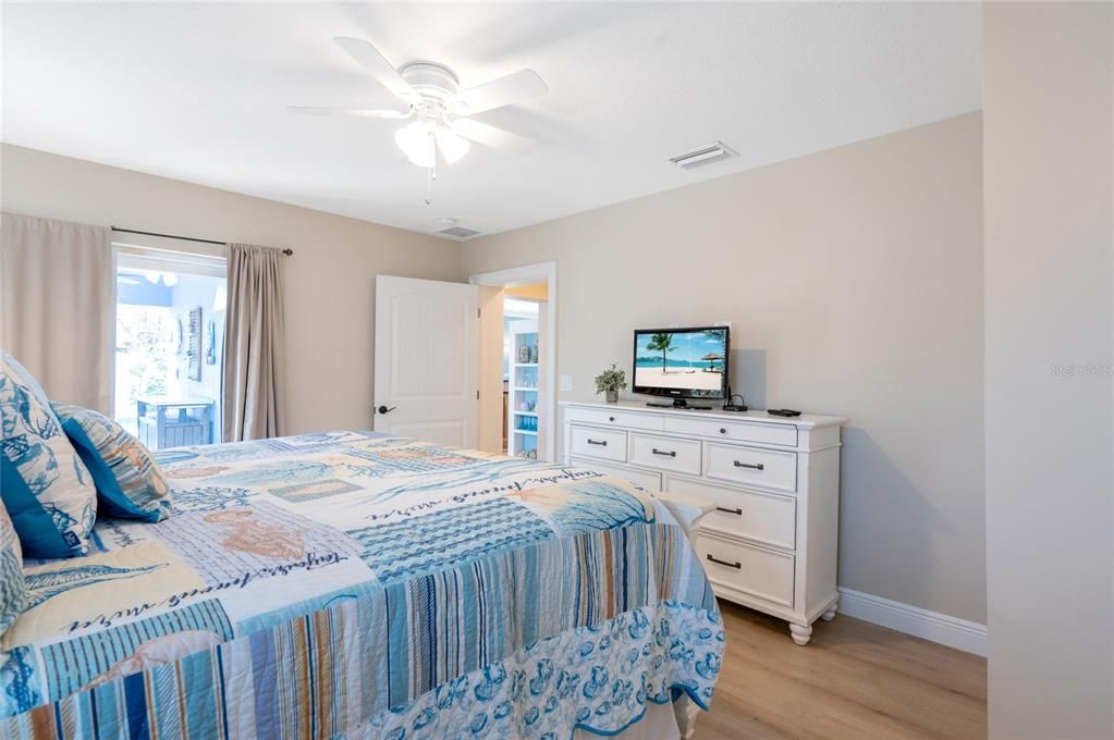 For Sale: $1,375,000 (3 beds, 2 baths, 1602 Square Feet)