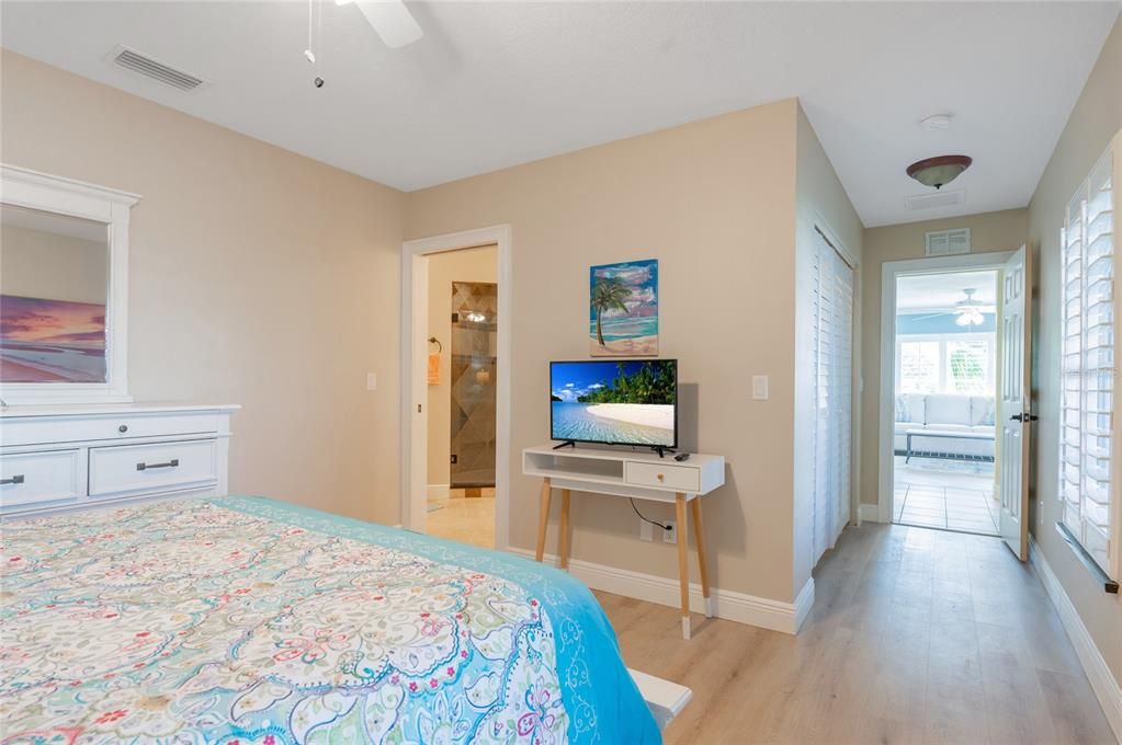 For Sale: $1,375,000 (3 beds, 2 baths, 1602 Square Feet)