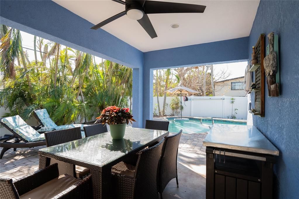 For Sale: $1,375,000 (3 beds, 2 baths, 1602 Square Feet)