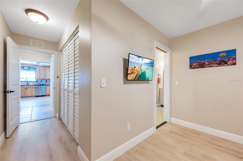 For Sale: $1,375,000 (3 beds, 2 baths, 1602 Square Feet)