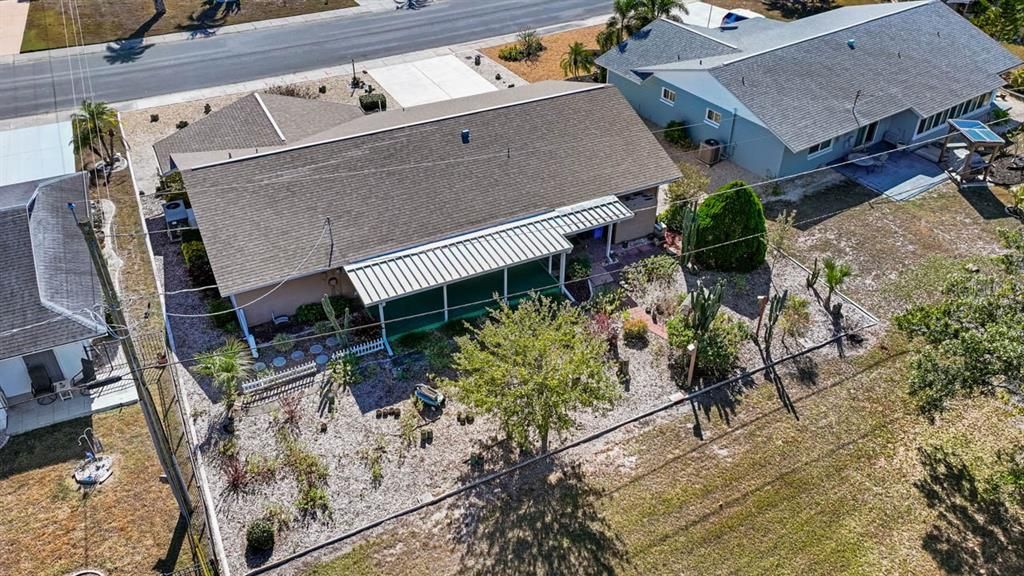 На продажу: $225,000 (2 спален, 2 ванн, 1393 Квадратных фут)