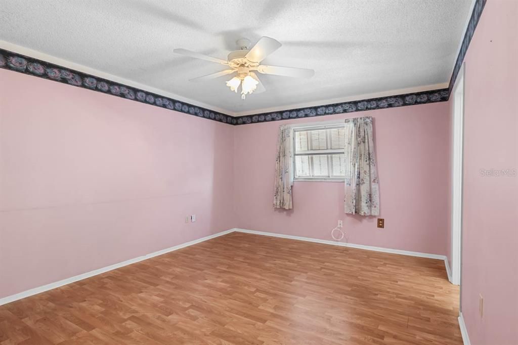 На продажу: $225,000 (2 спален, 2 ванн, 1393 Квадратных фут)