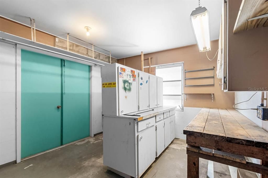 На продажу: $225,000 (2 спален, 2 ванн, 1393 Квадратных фут)