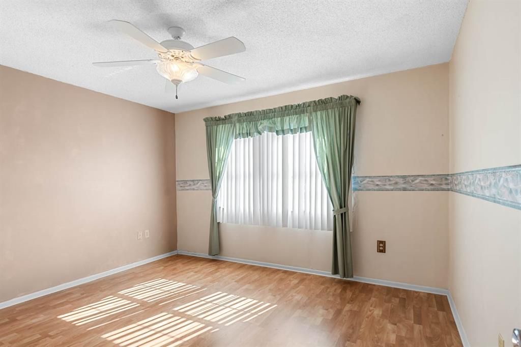 На продажу: $225,000 (2 спален, 2 ванн, 1393 Квадратных фут)