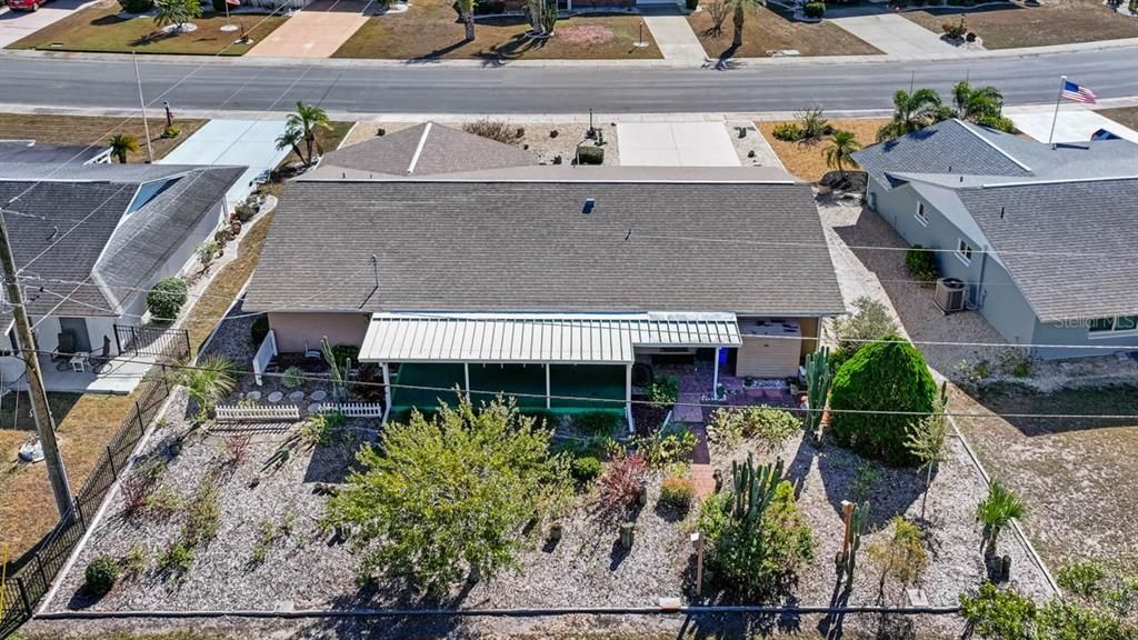 На продажу: $225,000 (2 спален, 2 ванн, 1393 Квадратных фут)