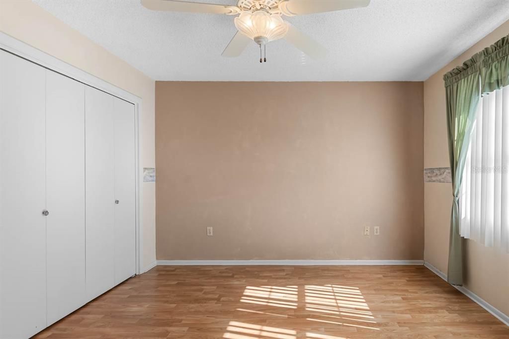 На продажу: $225,000 (2 спален, 2 ванн, 1393 Квадратных фут)