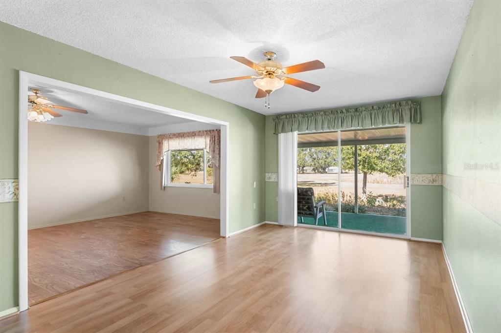 На продажу: $225,000 (2 спален, 2 ванн, 1393 Квадратных фут)