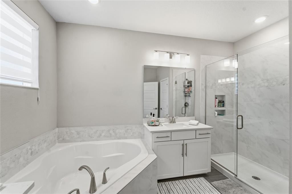 待售: $820,000 (4 贝兹, 3 浴室, 2665 平方英尺)