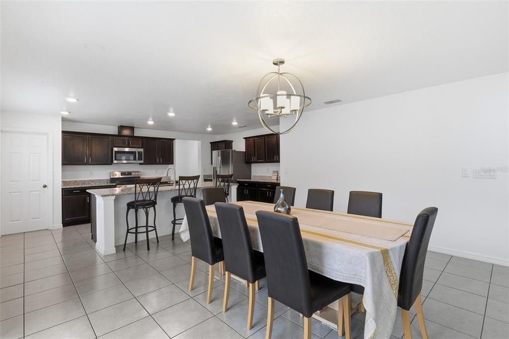 待售: $535,000 (4 贝兹, 2 浴室, 3553 平方英尺)