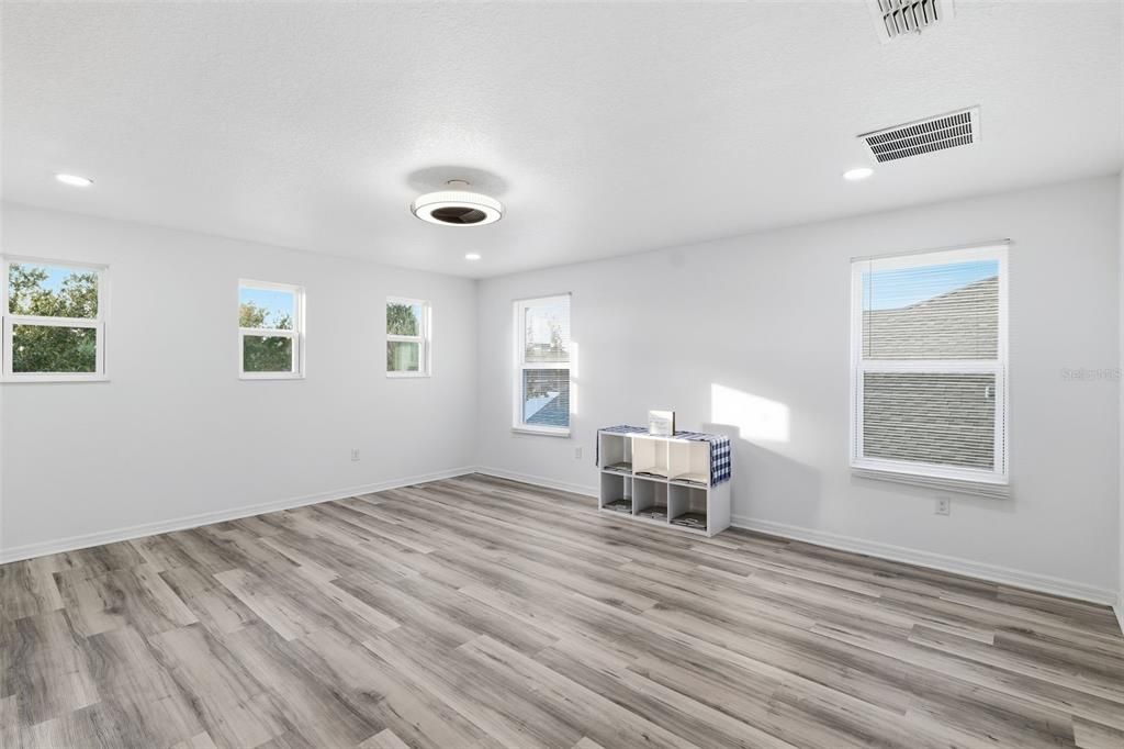 待售: $535,000 (4 贝兹, 2 浴室, 3553 平方英尺)