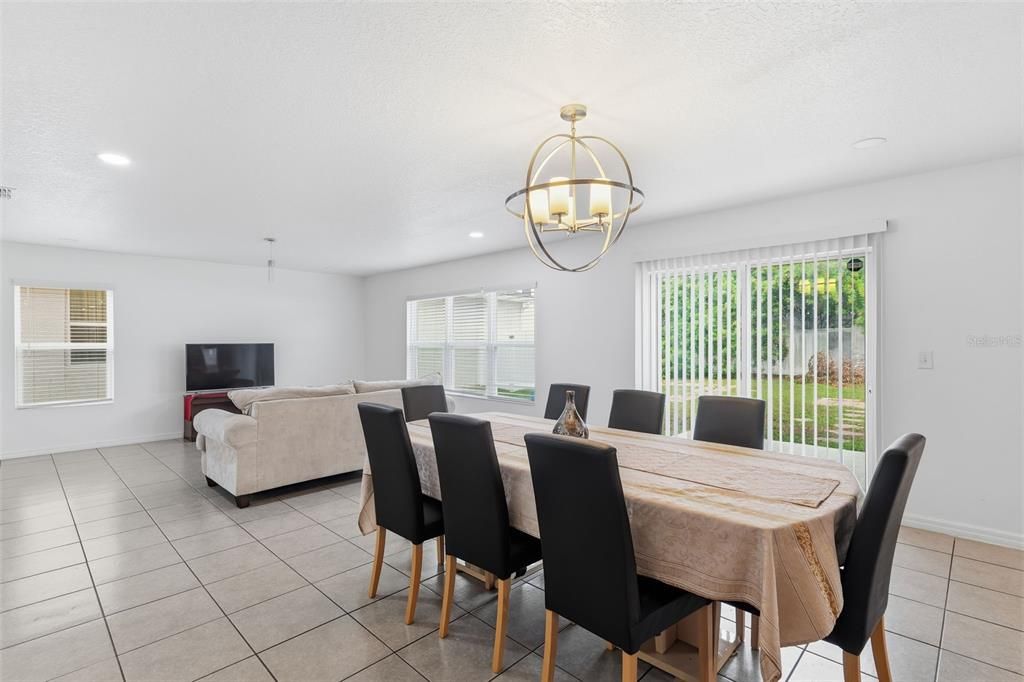 待售: $535,000 (4 贝兹, 2 浴室, 3553 平方英尺)