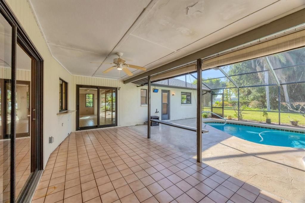 На продажу: $399,000 (3 спален, 2 ванн, 1911 Квадратных фут)