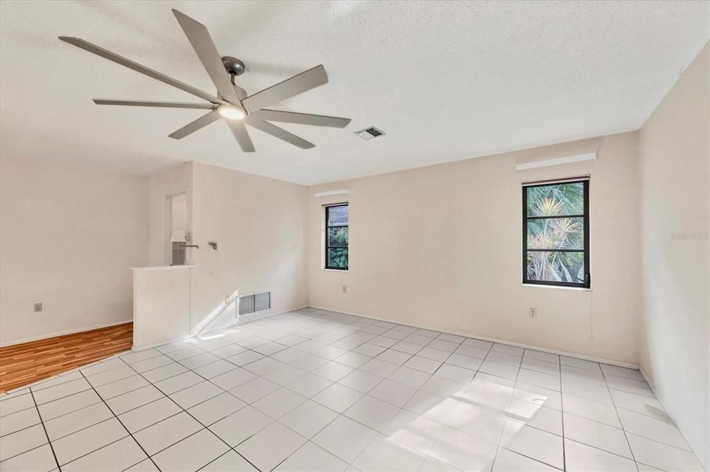 На продажу: $399,000 (3 спален, 2 ванн, 1911 Квадратных фут)