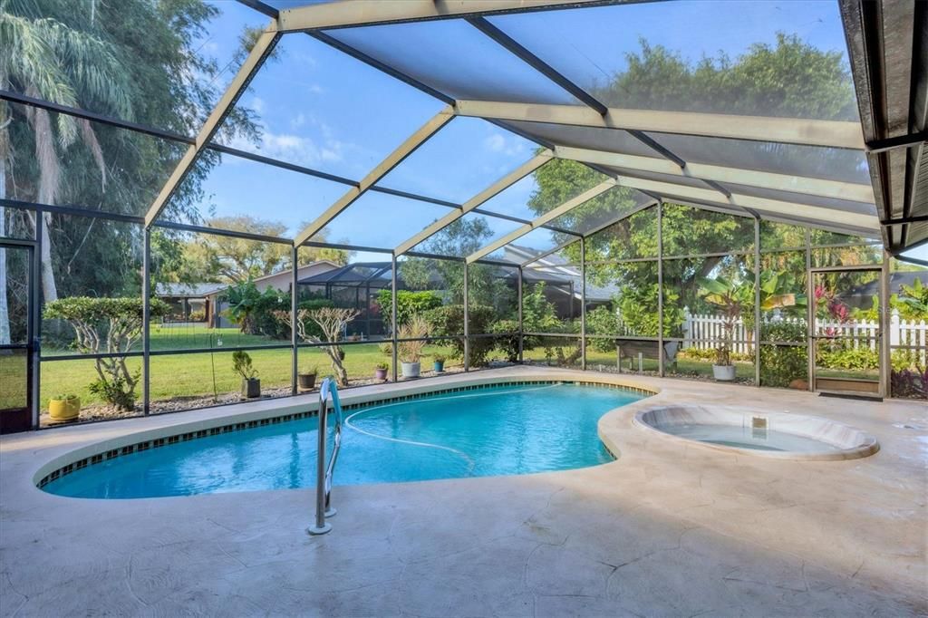 На продажу: $399,000 (3 спален, 2 ванн, 1911 Квадратных фут)