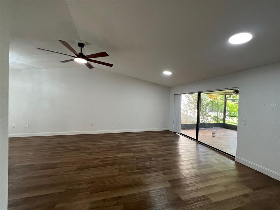 For Sale: $245,000 (3 beds, 2 baths, 1247 Square Feet)