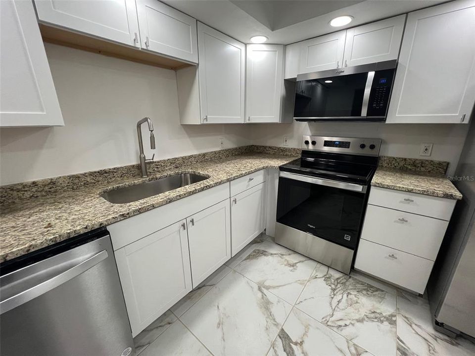 For Sale: $245,000 (3 beds, 2 baths, 1247 Square Feet)