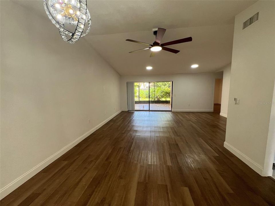 For Sale: $245,000 (3 beds, 2 baths, 1247 Square Feet)