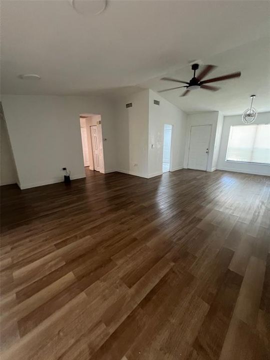 For Sale: $245,000 (3 beds, 2 baths, 1247 Square Feet)