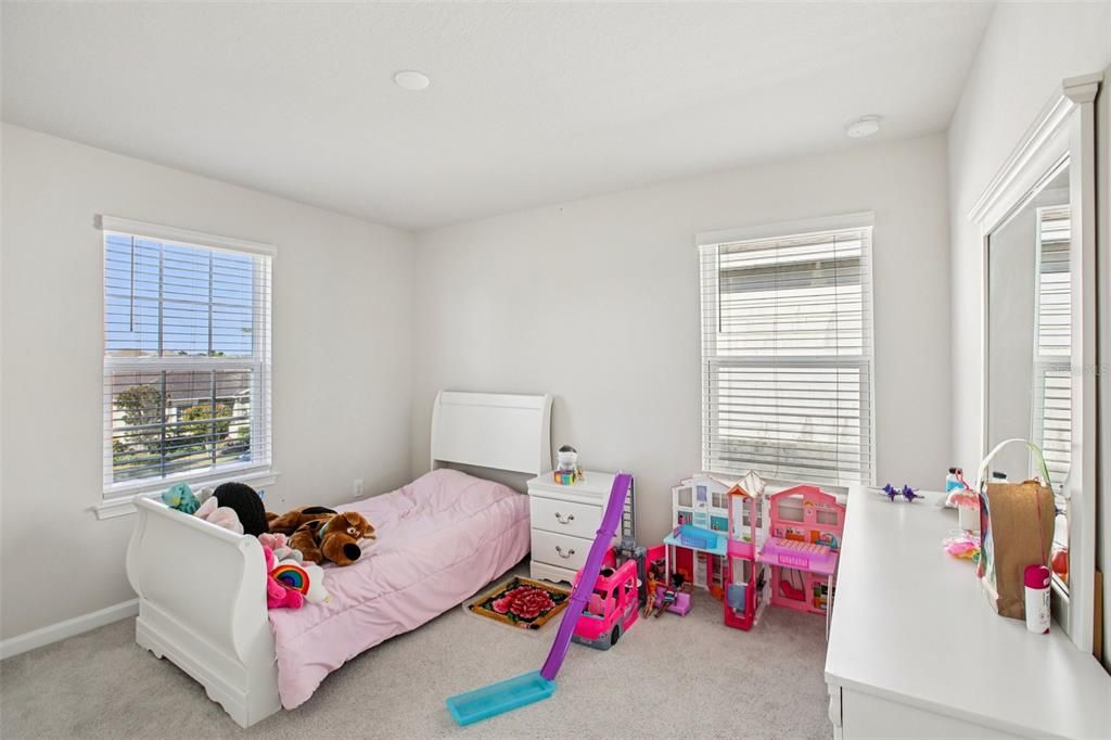 待售: $525,000 (5 贝兹, 3 浴室, 2906 平方英尺)