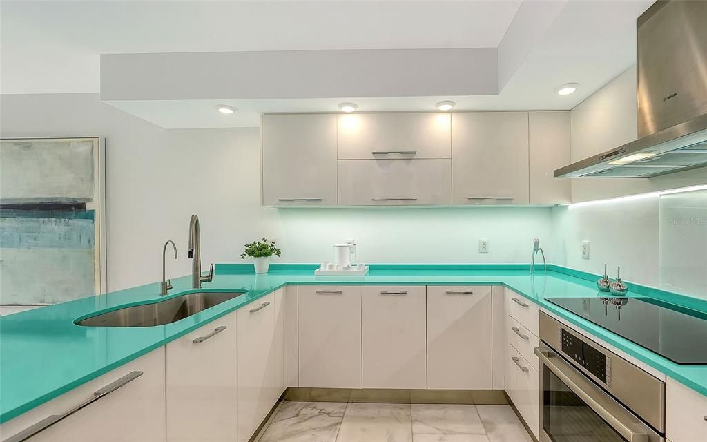 For Sale: $1,595,000 (2 beds, 2 baths, 1491 Square Feet)