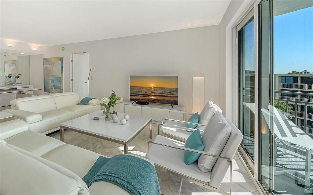 For Sale: $1,595,000 (2 beds, 2 baths, 1491 Square Feet)