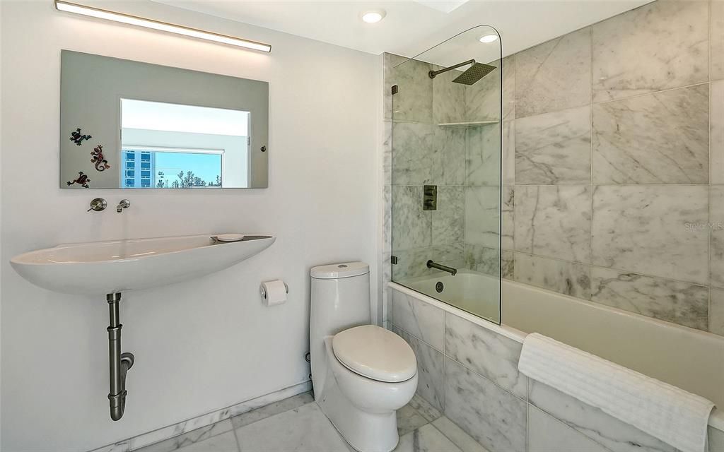 For Sale: $1,595,000 (2 beds, 2 baths, 1491 Square Feet)