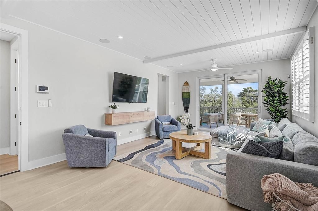 For Sale: $1,700,000 (3 beds, 2 baths, 1678 Square Feet)