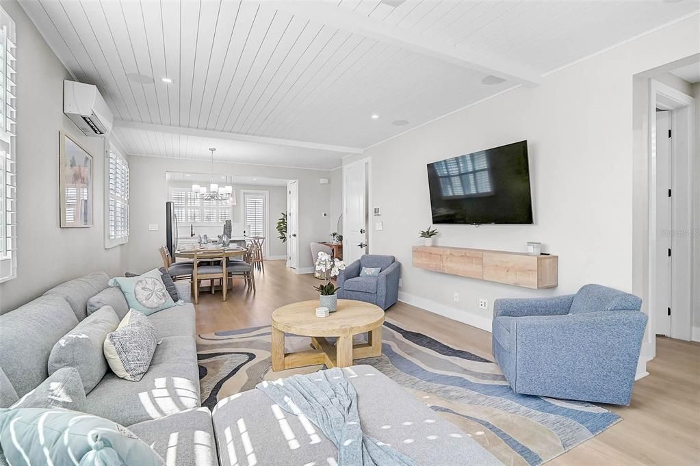 For Sale: $1,700,000 (3 beds, 2 baths, 1678 Square Feet)