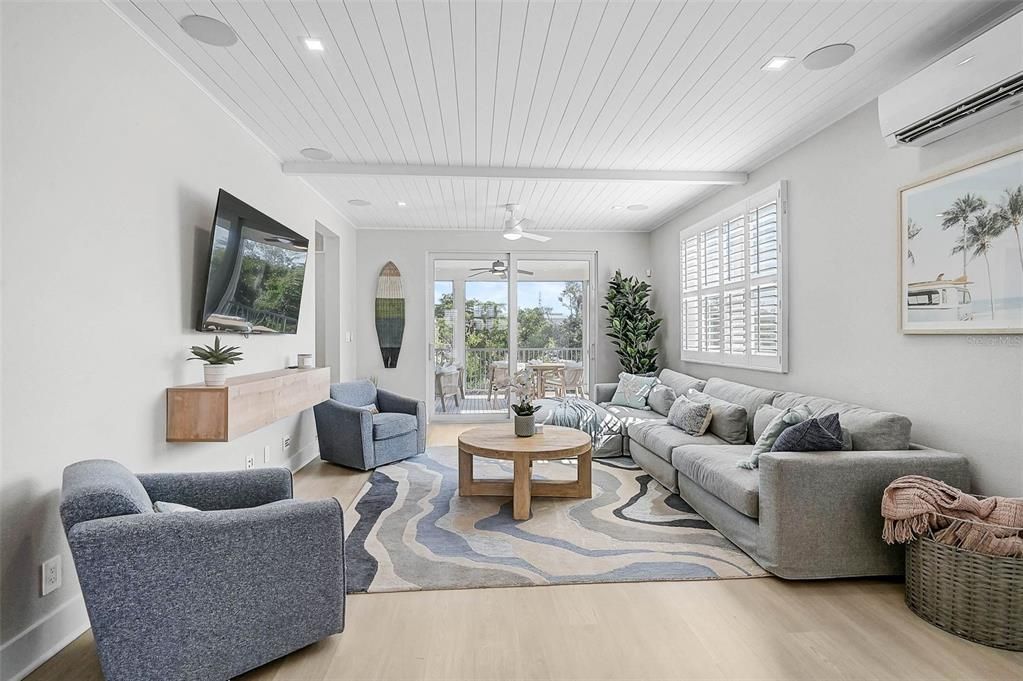 For Sale: $1,700,000 (3 beds, 2 baths, 1678 Square Feet)