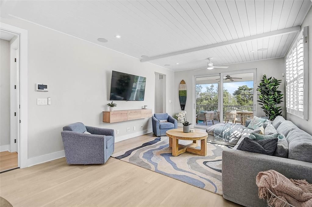 For Sale: $1,700,000 (3 beds, 2 baths, 1678 Square Feet)