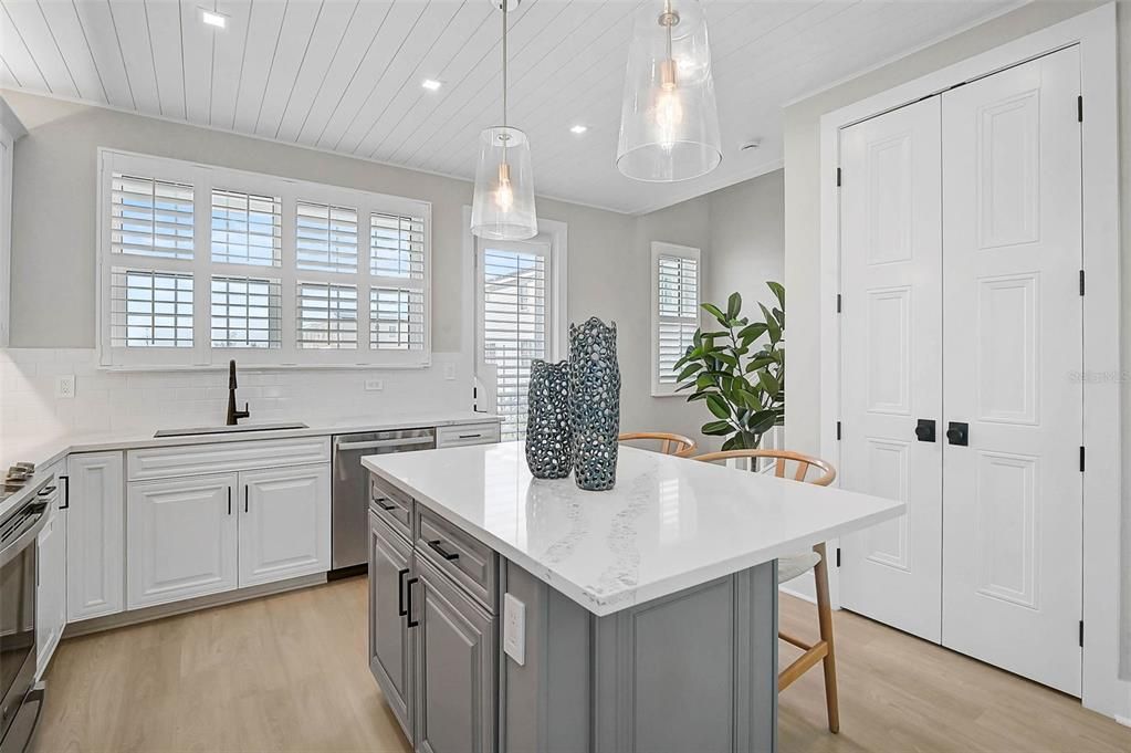 For Sale: $1,700,000 (3 beds, 2 baths, 1678 Square Feet)