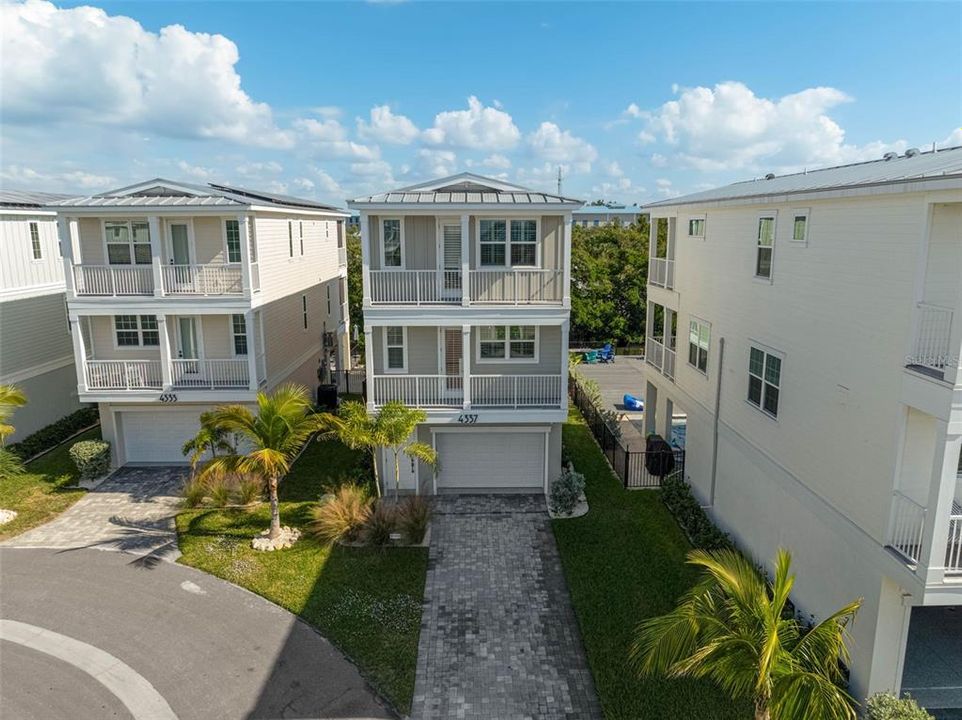 For Sale: $1,700,000 (3 beds, 2 baths, 1678 Square Feet)