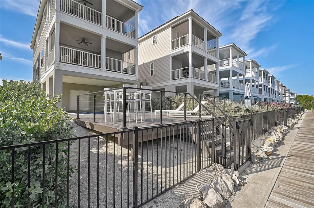 For Sale: $1,700,000 (3 beds, 2 baths, 1678 Square Feet)