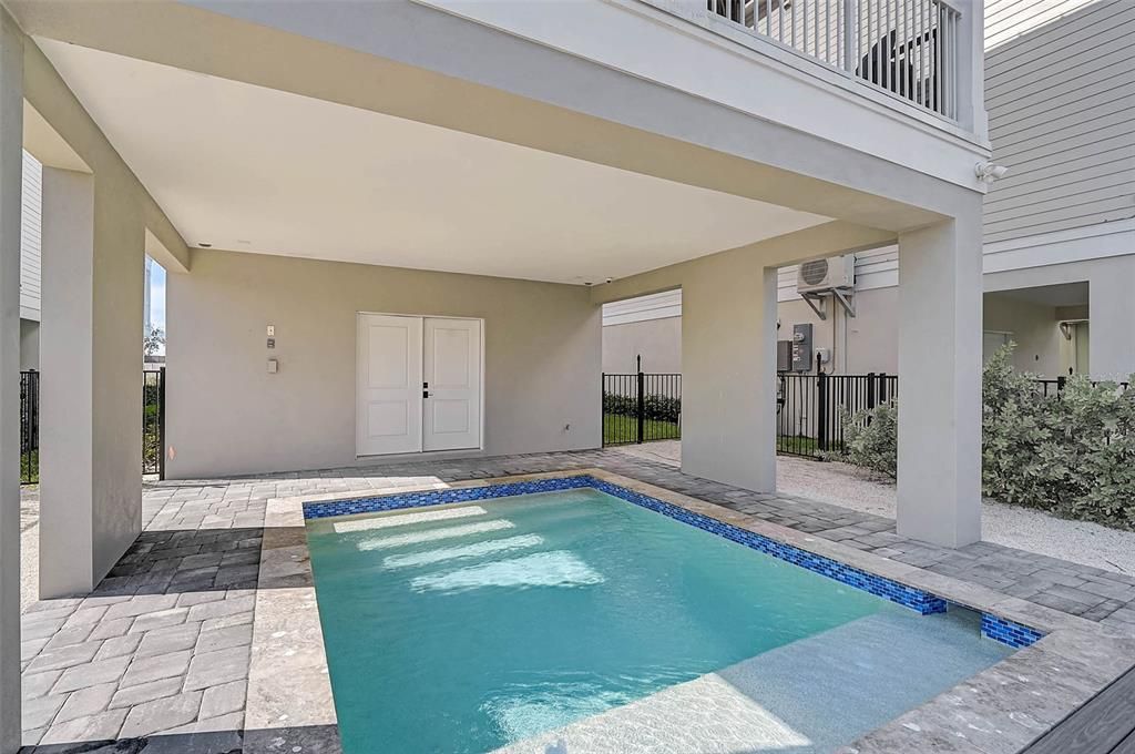 For Sale: $1,700,000 (3 beds, 2 baths, 1678 Square Feet)