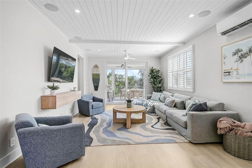 For Sale: $1,700,000 (3 beds, 2 baths, 1678 Square Feet)